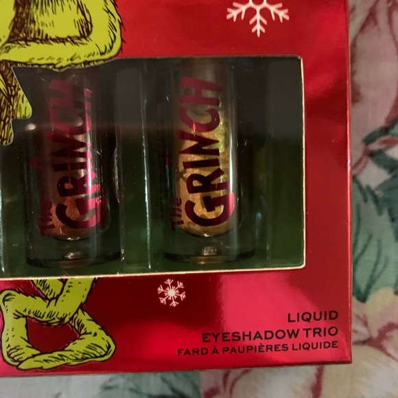 Revolution x The Grinch Liquid Eyeshadow Trio - Picture 3 of 5